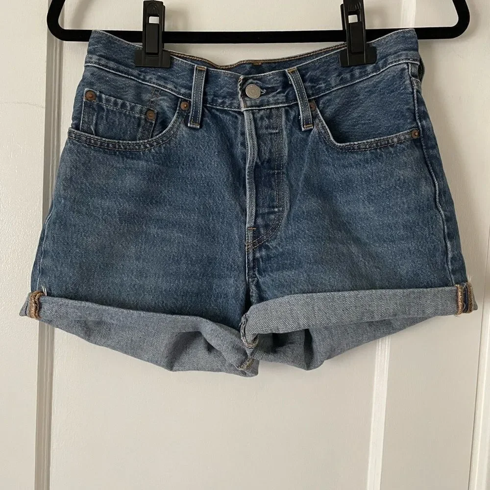 Levi's Premium Denim 501 High Rise Shorts Size 26 Raw Hem Medium Wash Button Fly - Picture 3 of 6